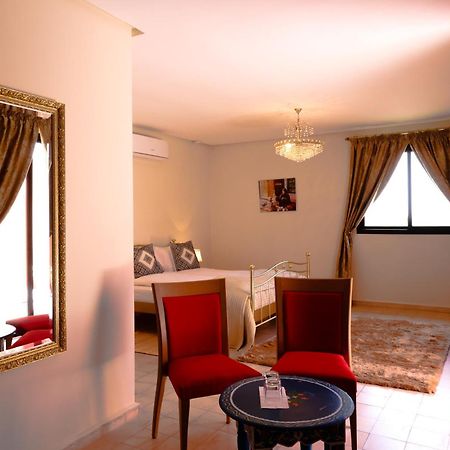 Tiguemine Sarah Otel Douar Akkara Dış mekan fotoğraf