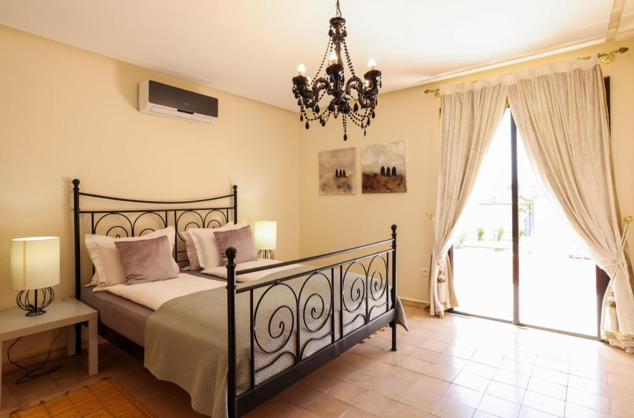 Tiguemine Sarah Otel Douar Akkara Dış mekan fotoğraf