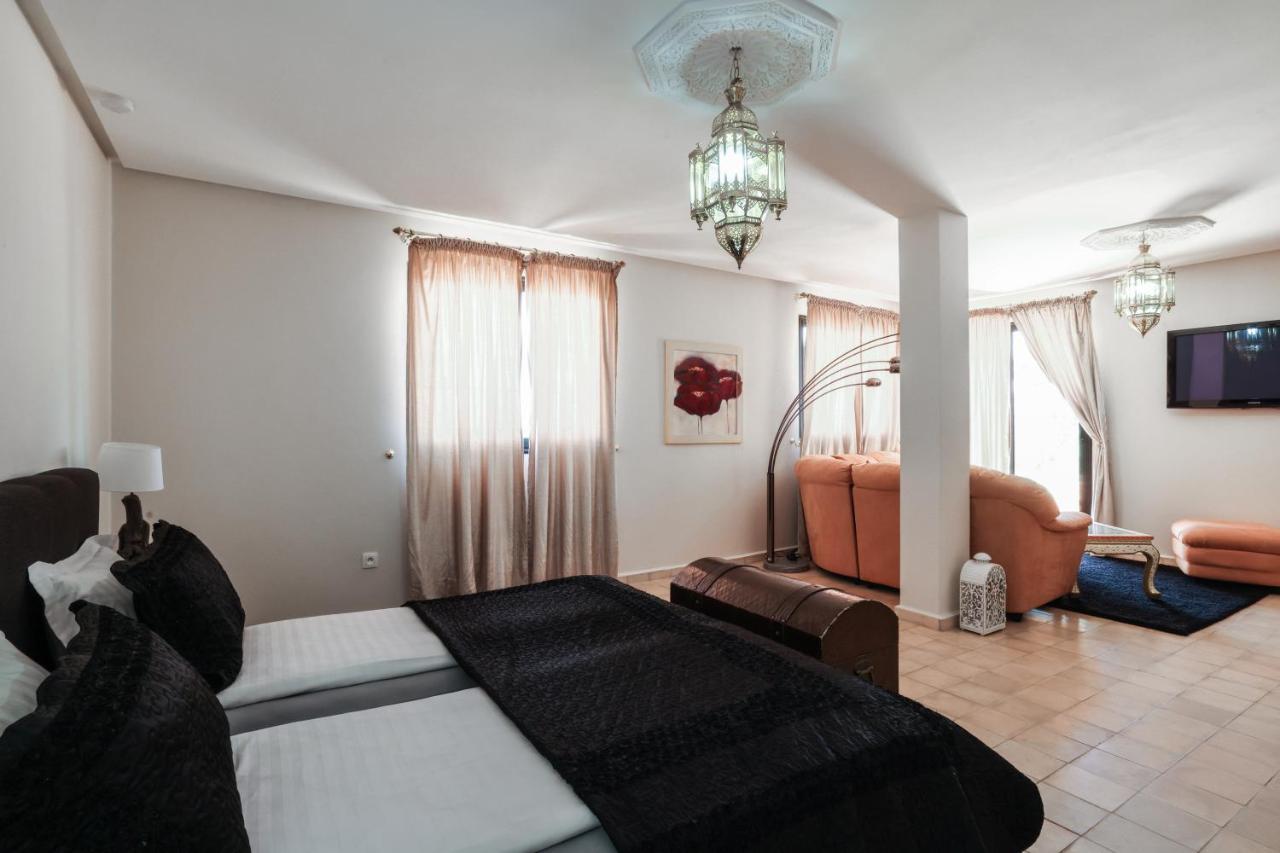 Tiguemine Sarah Otel Douar Akkara Dış mekan fotoğraf