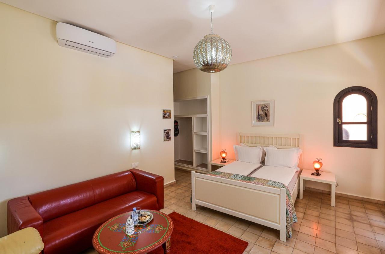 Tiguemine Sarah Otel Douar Akkara Dış mekan fotoğraf