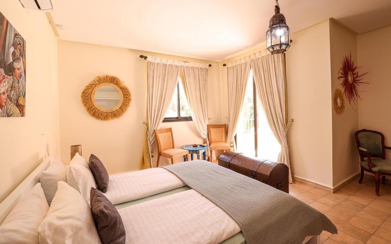 Tiguemine Sarah Otel Douar Akkara Dış mekan fotoğraf